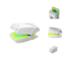 Nails cleaning device